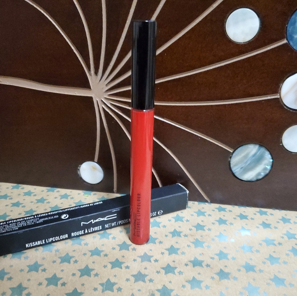 MAC Kissable Lipcolour Strut Your Stuff BNIB